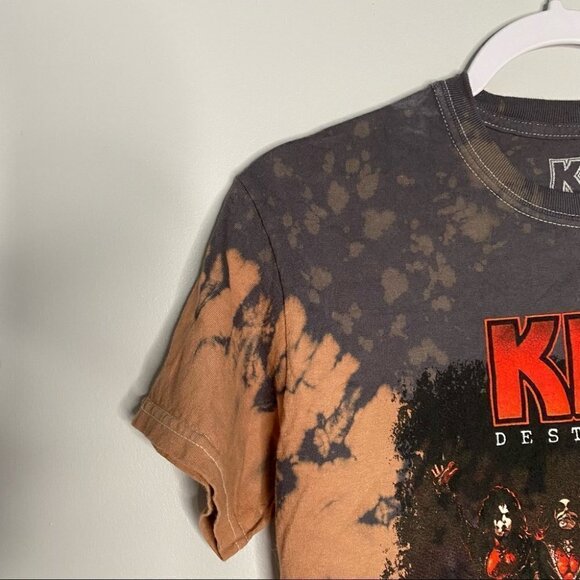 Kiss Destroyer Bleach Dye DIY Short Sleeve Crop Top - Picture 2 of 5